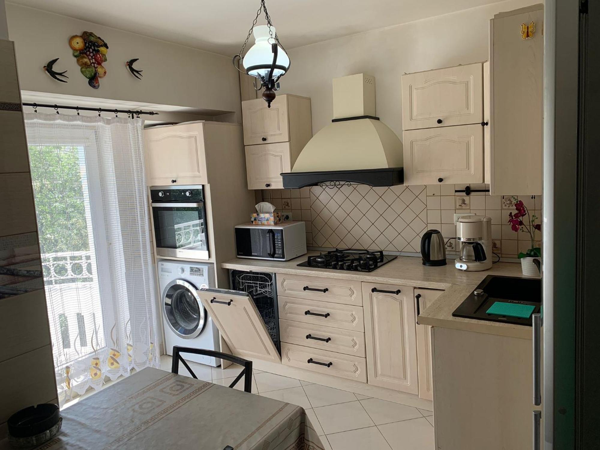 Chic Apartment Piata Constitutiei - View From The Balcony To The Palace Of Parliament Βουκουρέστι Εξωτερικό φωτογραφία