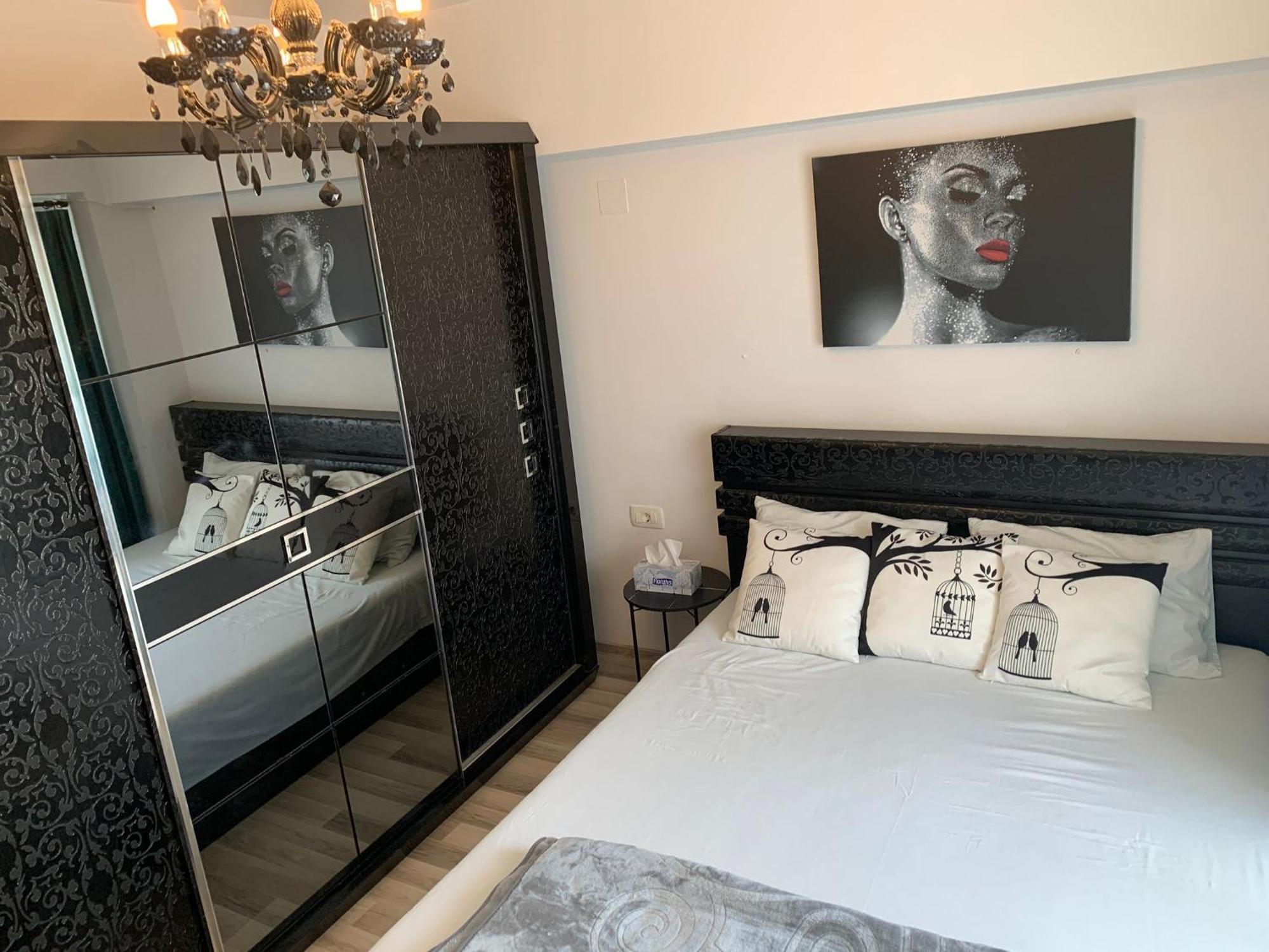 Chic Apartment Piata Constitutiei - View From The Balcony To The Palace Of Parliament Βουκουρέστι Εξωτερικό φωτογραφία